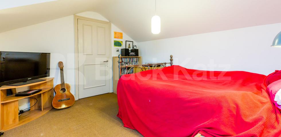 			2 Bedroom, 1 bath, 1 reception Flat			 Tufnell Park Road, TUFNELL PARK